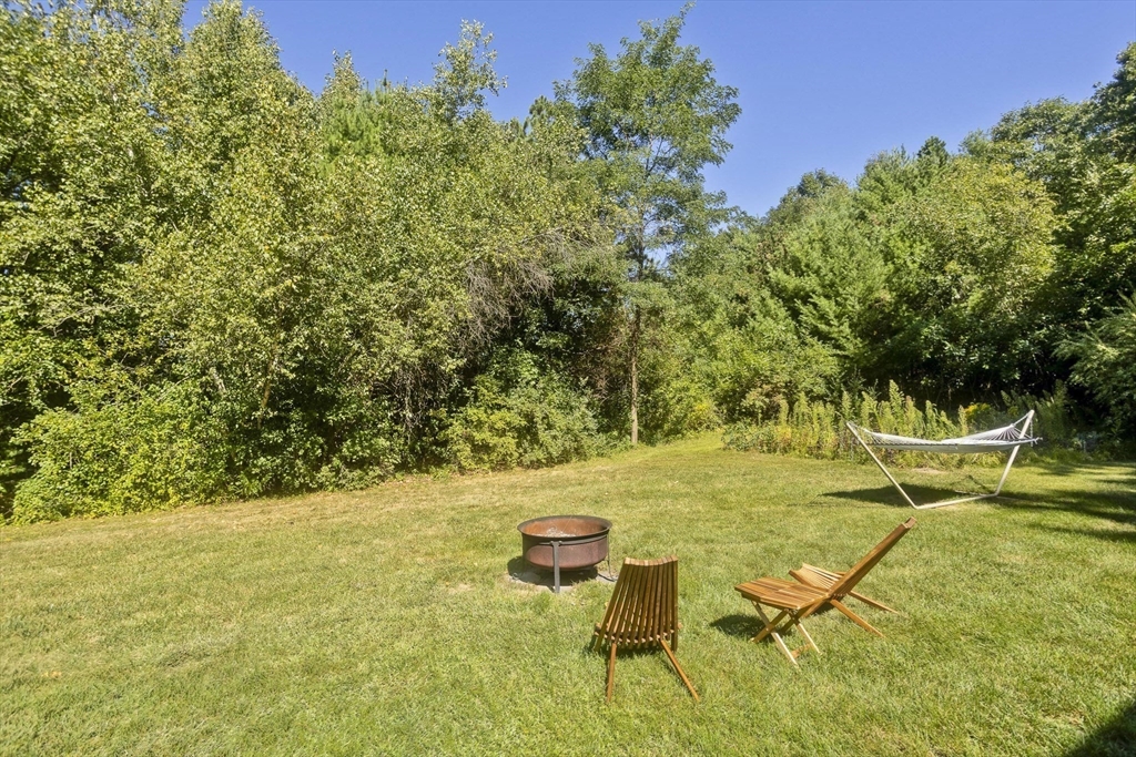 267 Southampton Road Holyoke, MA 01040 - Photo 6 of 42