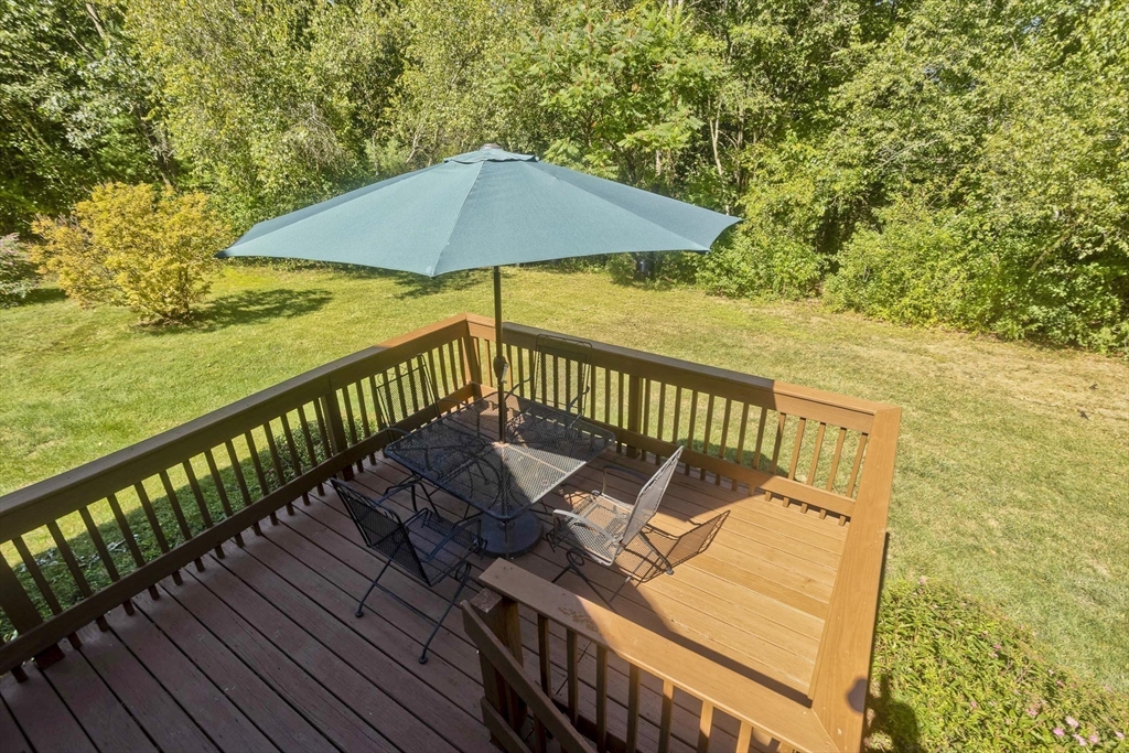 267 Southampton Road Holyoke, MA 01040 - Photo 8 of 42