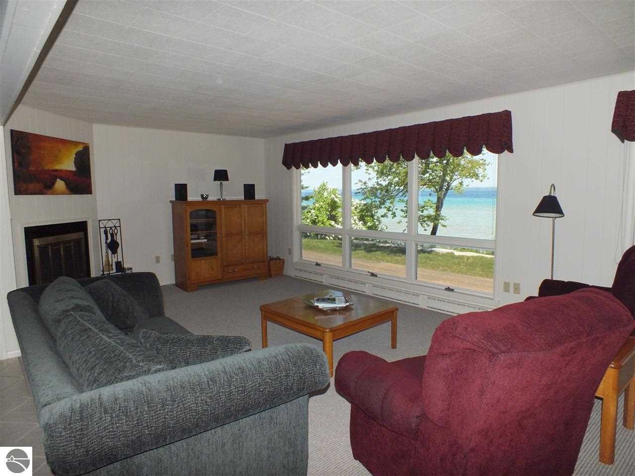 13660 Bluff Road Traverse City, MI 49686 - Photo 5 of 34 1782474-4.JPG