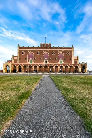a view of a interior of the house