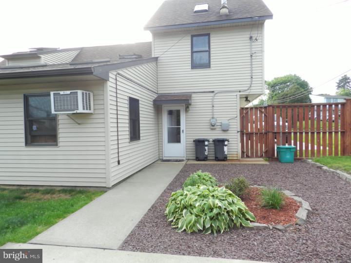2 Cactus Road Levittown, PA 19057 - Photo 22 of 25 Exterior Back