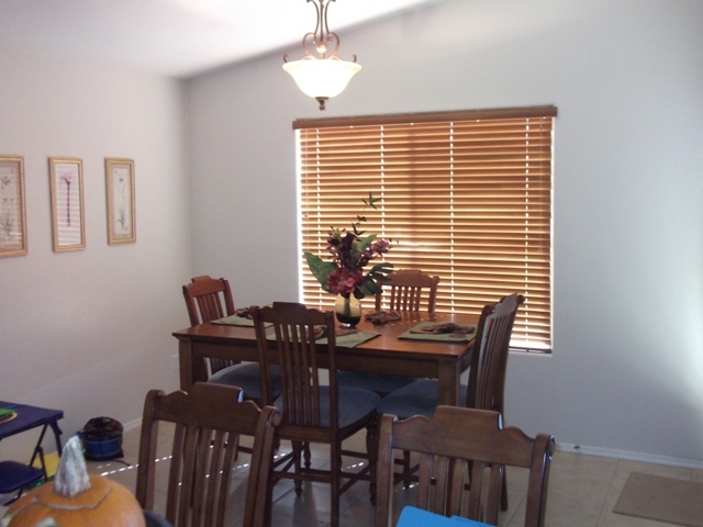 2321 West Carter Road Phoenix, AZ 85041 - Photo 5 of 9 Dining