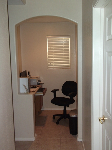 2321 West Carter Road Phoenix, AZ 85041 - Photo 7 of 9 Office