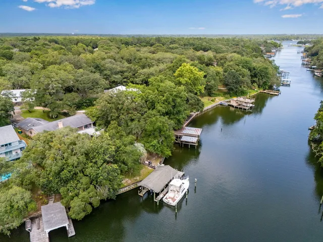 $825,900 | 123 Star Drive, Fort Walton Beach, FL 32547