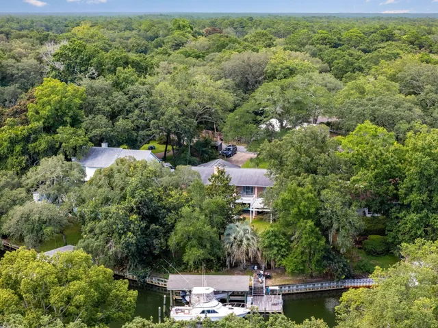 $825,900 | 123 Star Drive, Fort Walton Beach, FL 32547