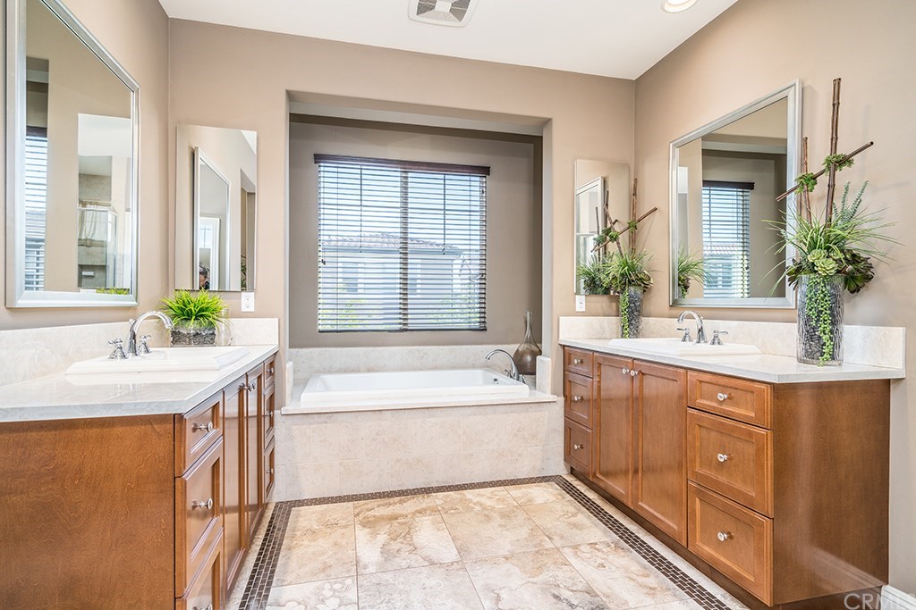 184 Compass Irvine, CA 92618 - Photo 17 of 30