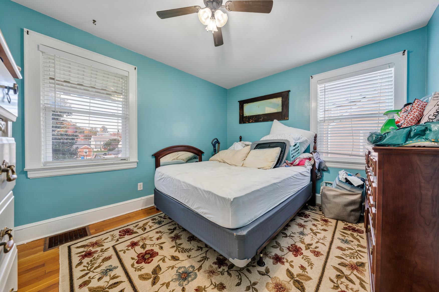 1130 Victory Road Southeast Roanoke, VA 24014 - Photo 7 of 22 7