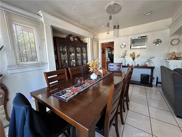 a very nice looking room with many windows