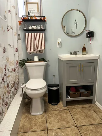 a car parked in front of a house