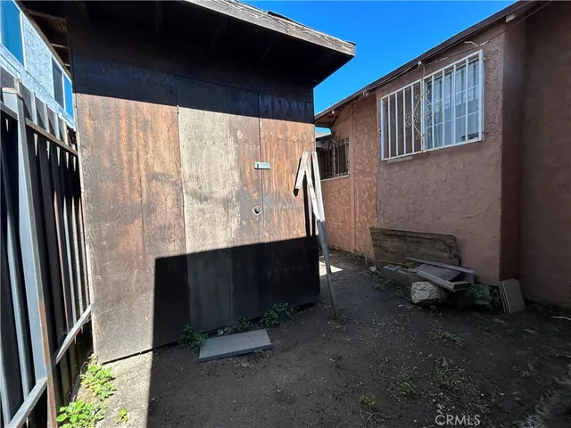 $670,000 | 222 West 87th Street, Los Angeles, CA 90003