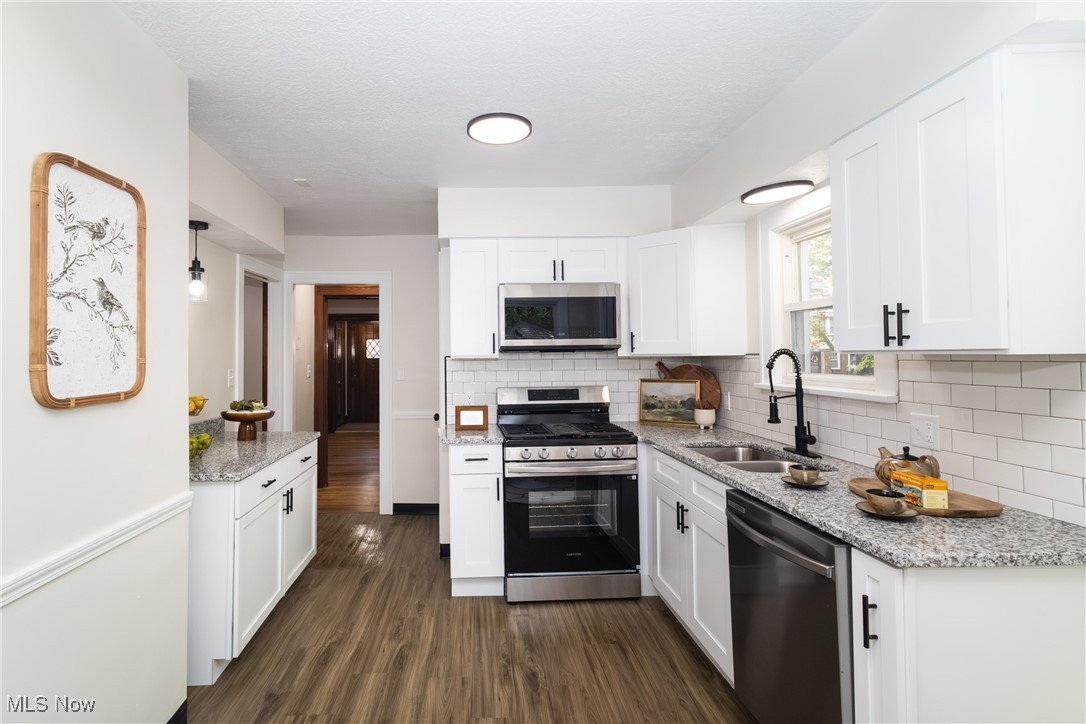 1319 Plainfield Road Cleveland, OH 44121 - Photo 16 of 49 Kitchen