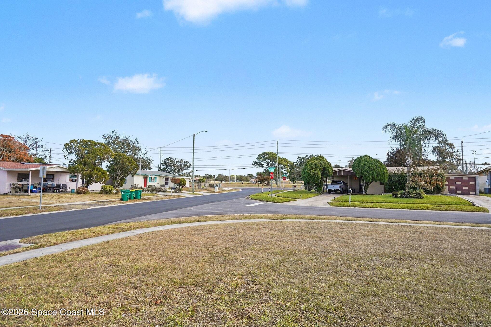 905 Poplar Lane Melbourne, FL 32901 - Photo 14 of 30 Walk to Park