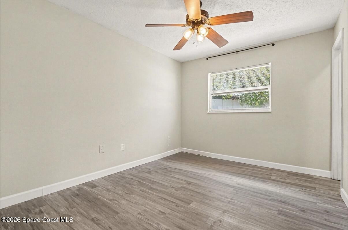 905 Poplar Lane Melbourne, FL 32901 - Photo 21 of 30 Primary Bedroom