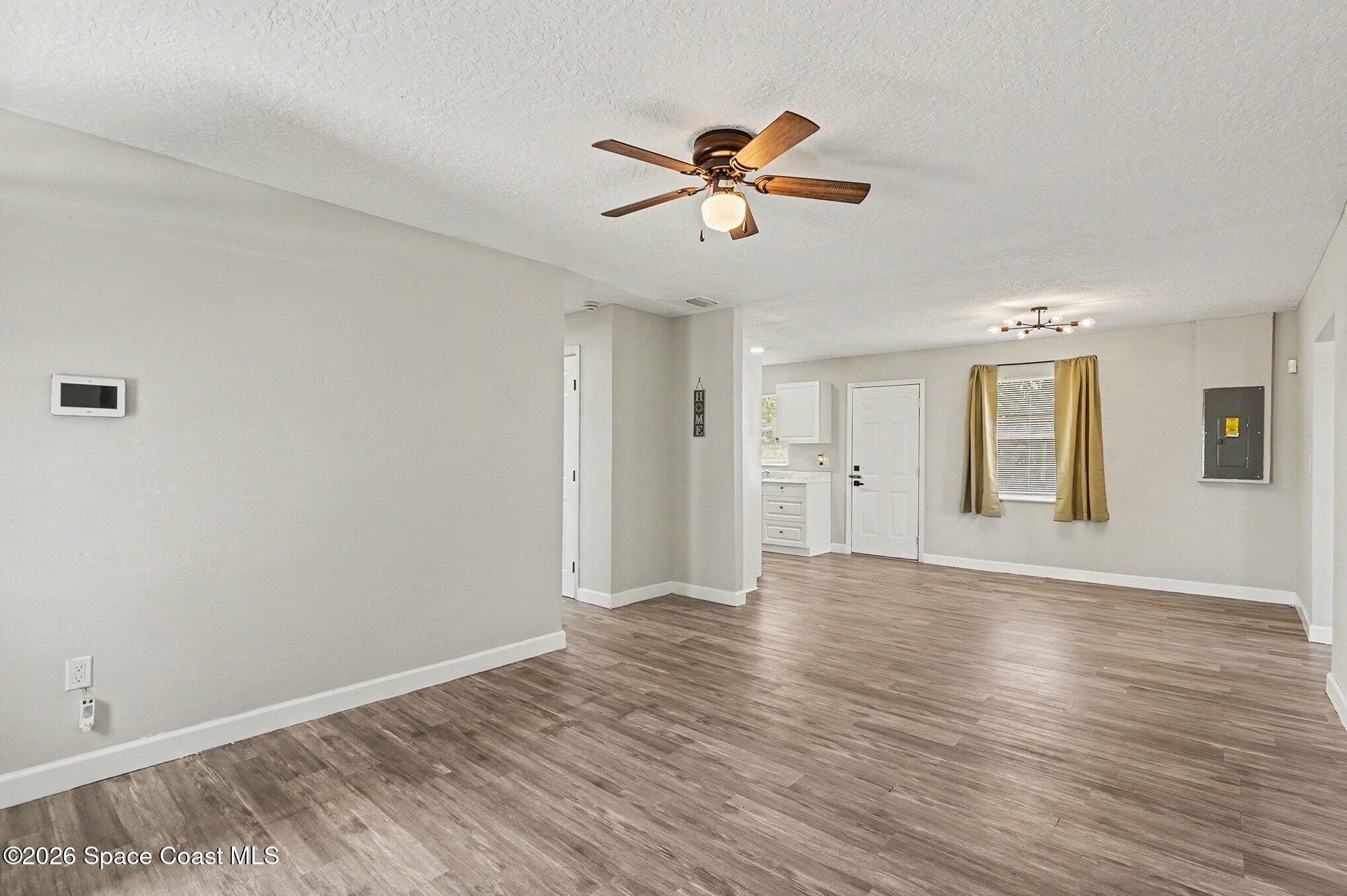905 Poplar Lane Melbourne, FL 32901 - Photo 28 of 30 Living Room