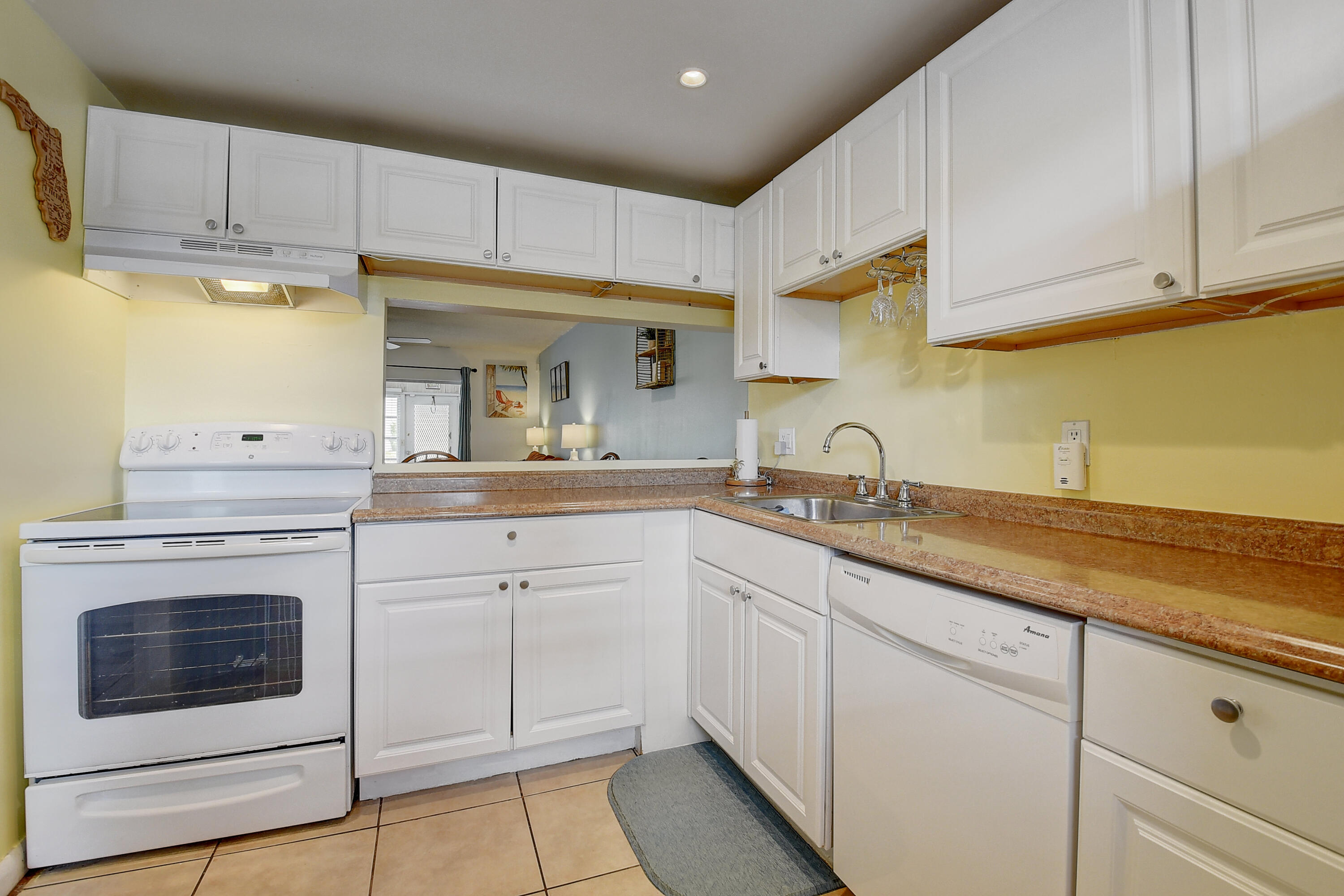 2901 Fiore Way, Unit 105 Delray Beach, FL 33445 - Photo 10 of 32 DSC_0721_2_3_4_5