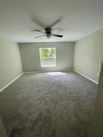 $2,300 | 19231 Southwest 97th Street, Dunnellon, FL 34432