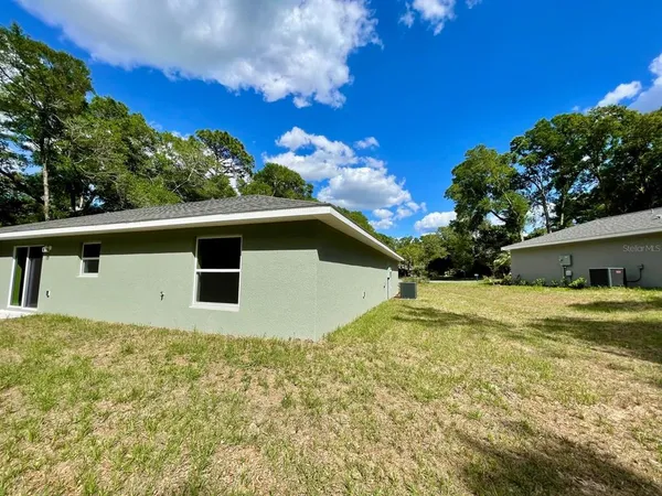 $2,300 | 19231 Southwest 97th Street, Dunnellon, FL 34432
