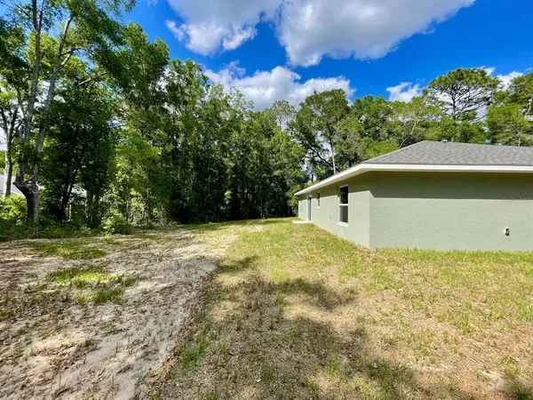 $2,300 | 19231 Southwest 97th Street, Dunnellon, FL 34432
