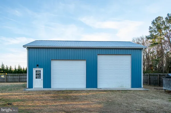 $390,000 | 10742 Oak Ln Drive, Laurel, DE 19956