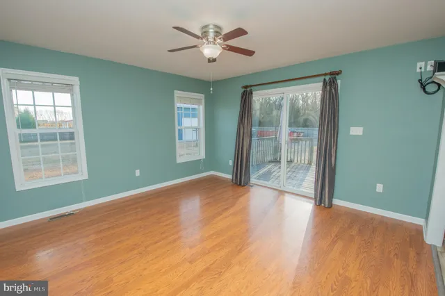 a view of utility room with washer and dryer