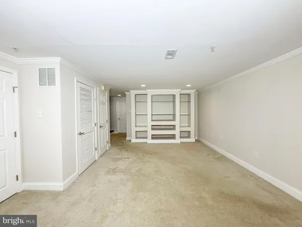 an empty room with a empty space