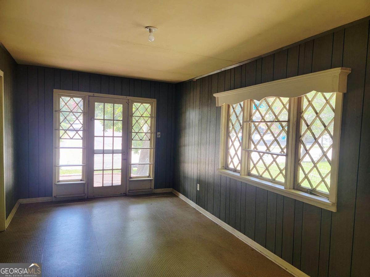 346 South Oliver Street Elberton, GA 30635 - Photo 15 of 52 a view of an empty room with a window
