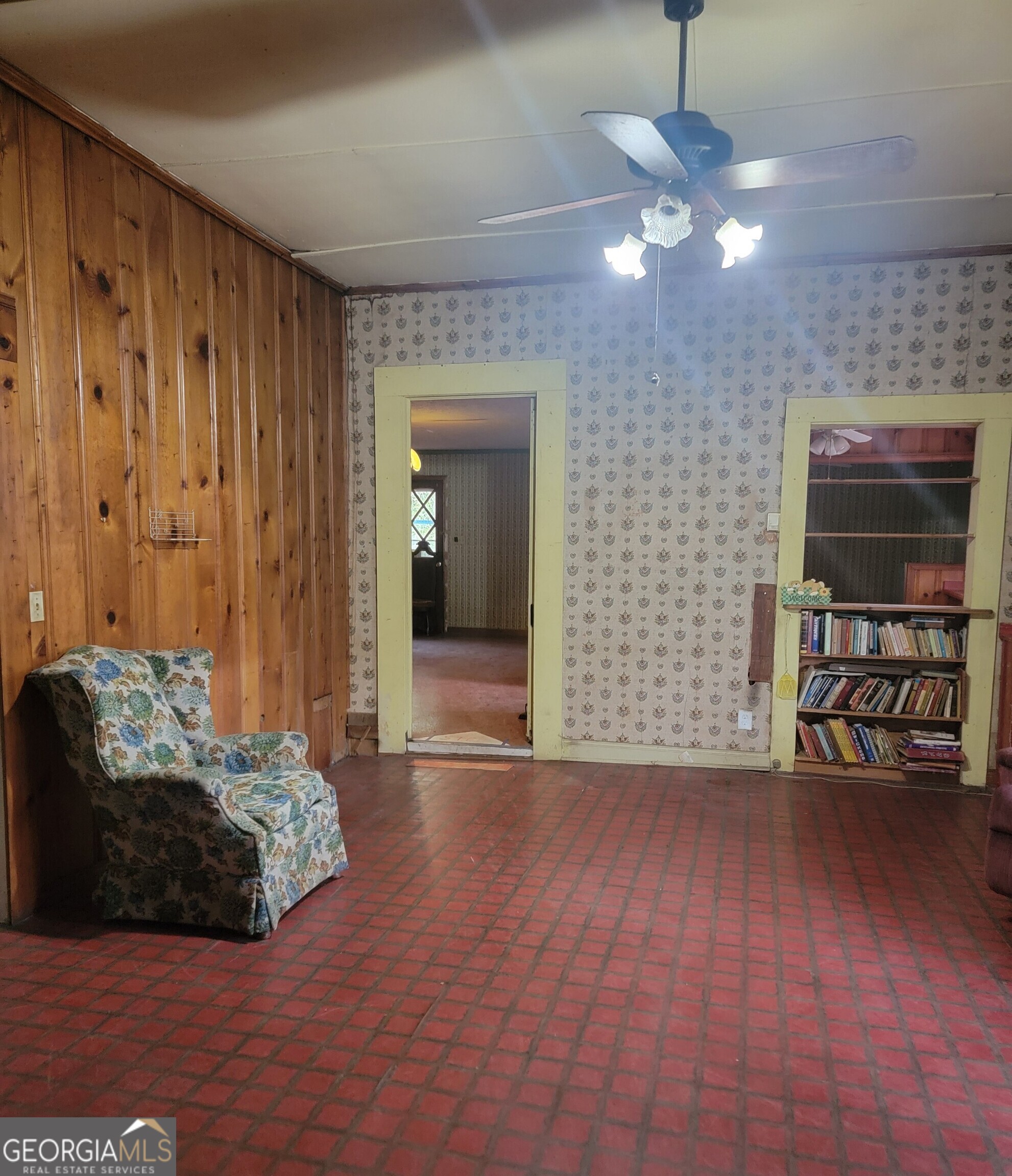 346 South Oliver Street Elberton, GA 30635 - Photo 18 of 52 a living room with furniture and a flat screen tv
