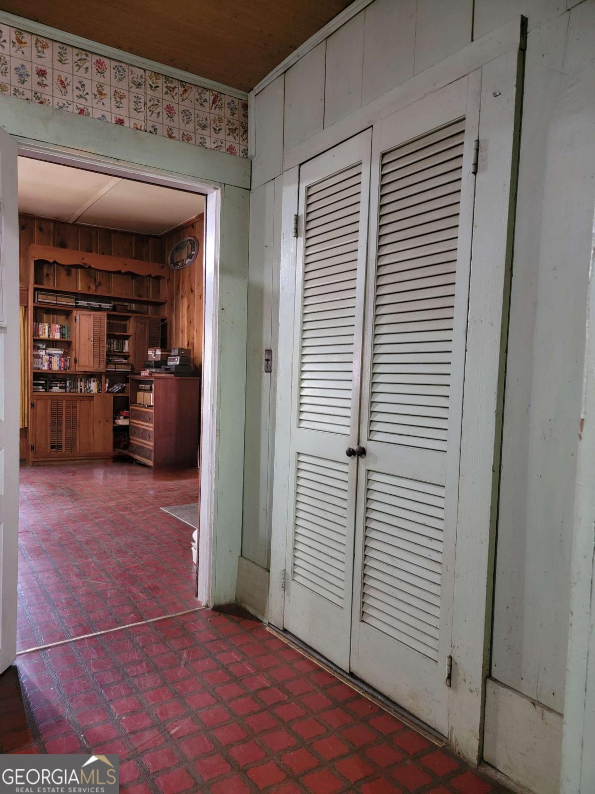 346 South Oliver Street Elberton, GA 30635 - Photo 25 of 52 a view of a storage & utility room