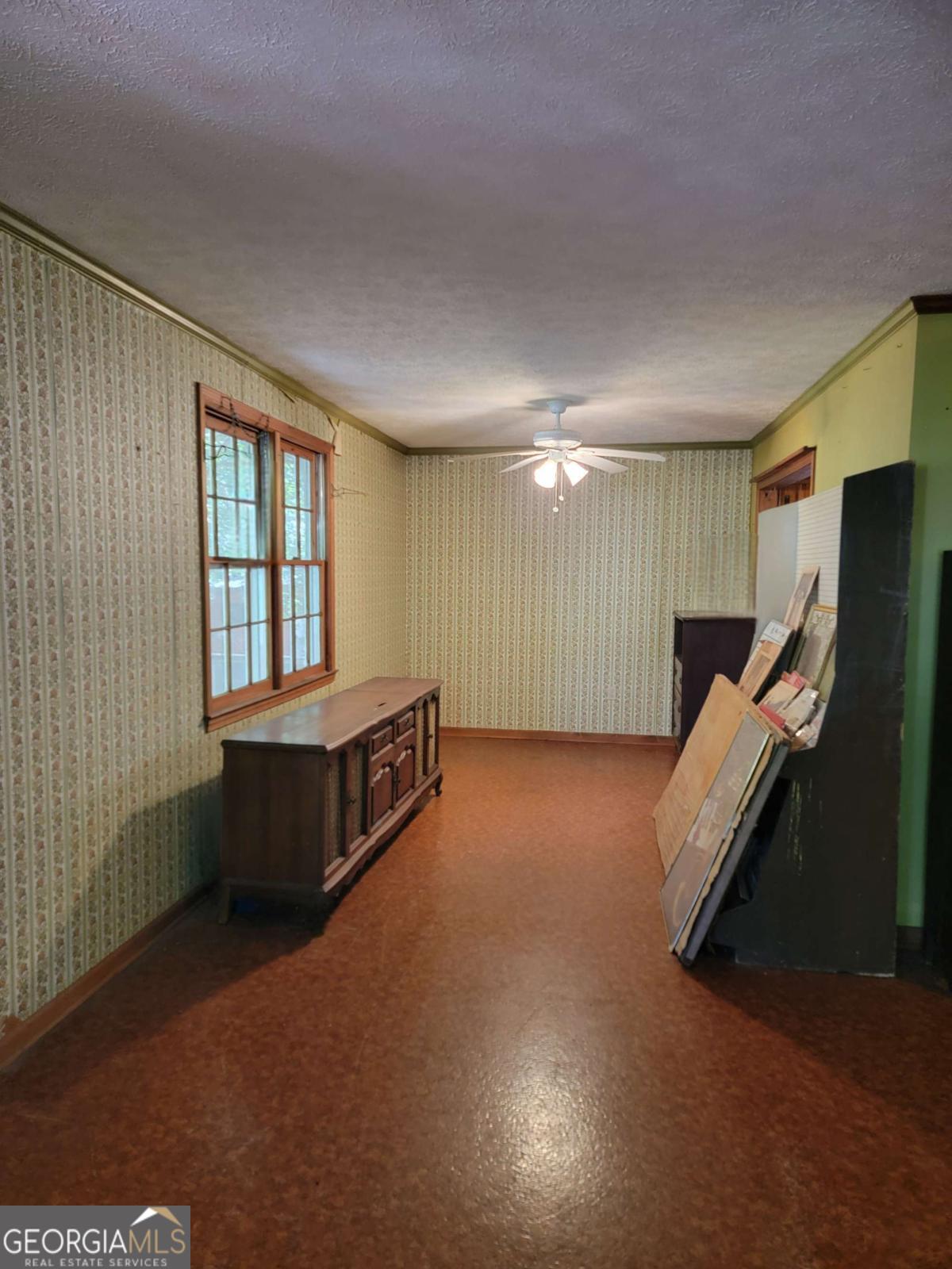 346 South Oliver Street Elberton, GA 30635 - Photo 36 of 52 a view of an empty room with a window