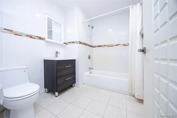 $628,000 | 138-12 Northern Boulevard, Unit 7F | Downtown Flushing