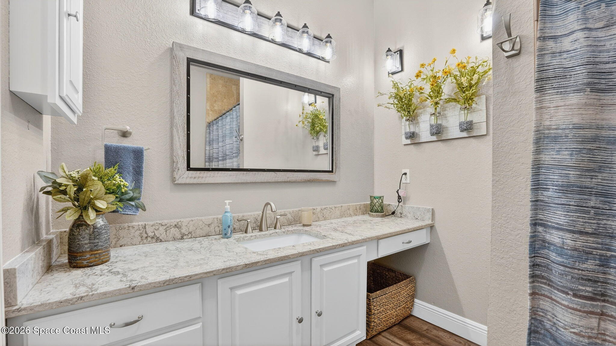 3219 Pheasant Trail Mims, FL 32754 - Photo 29 of 81 Guest bathroom