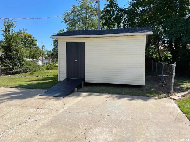 $159,900 | 319 Lindsey Avenue, Metropolis, IL 62960