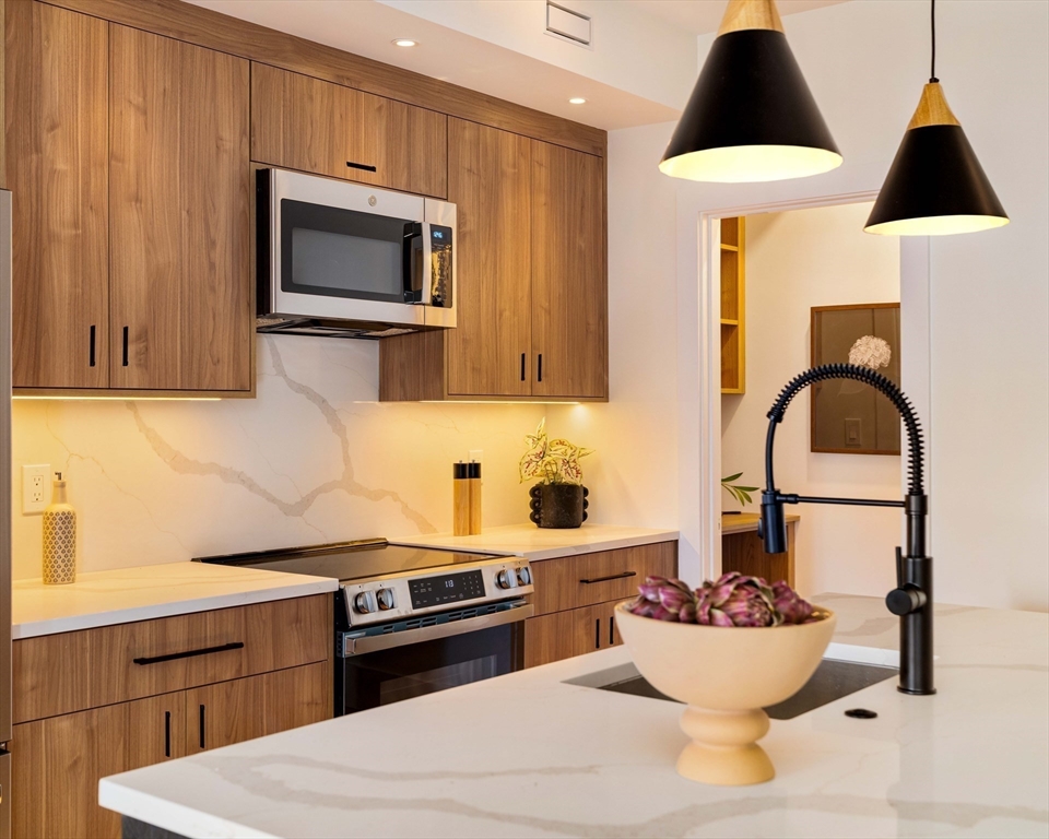 246 Bremen Street, Unit 3 Boston, MA 02128 - Photo 8 of 36