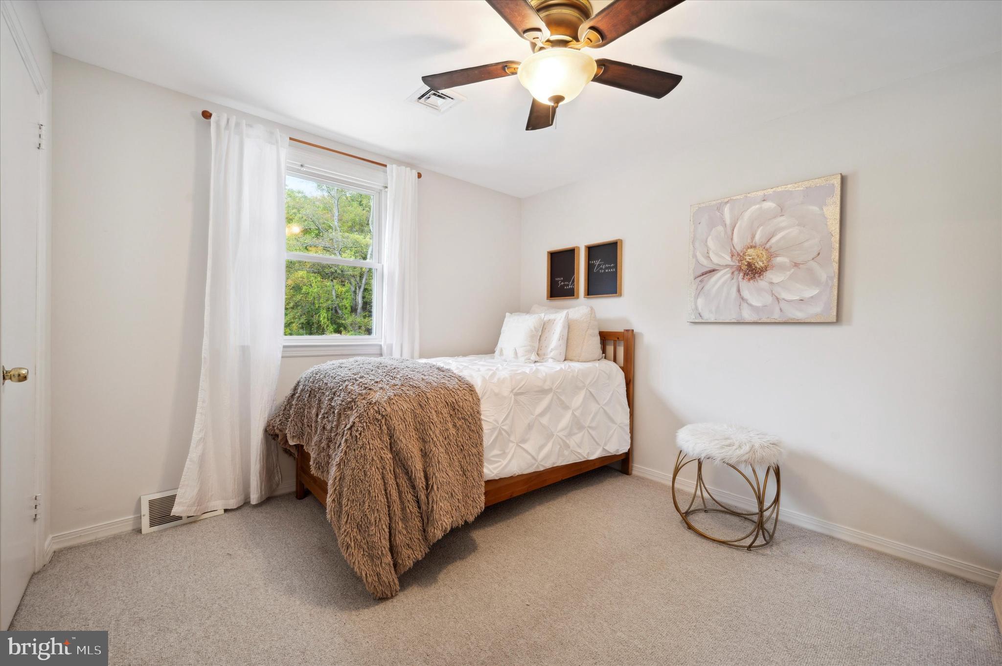 952 East Cathedral Road Philadelphia, PA 19128 - Photo 27 of 35