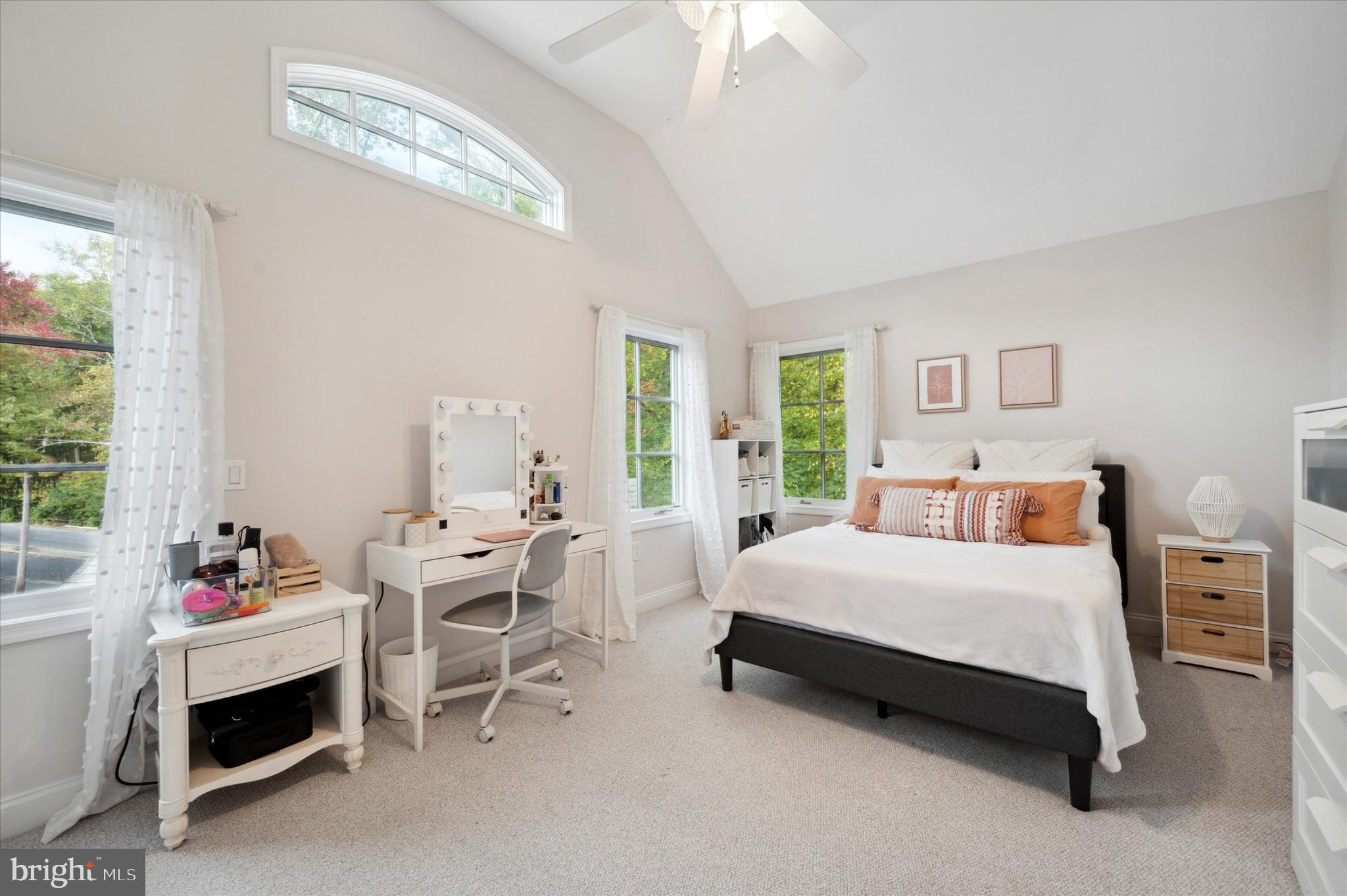 952 East Cathedral Road Philadelphia, PA 19128 - Photo 28 of 35