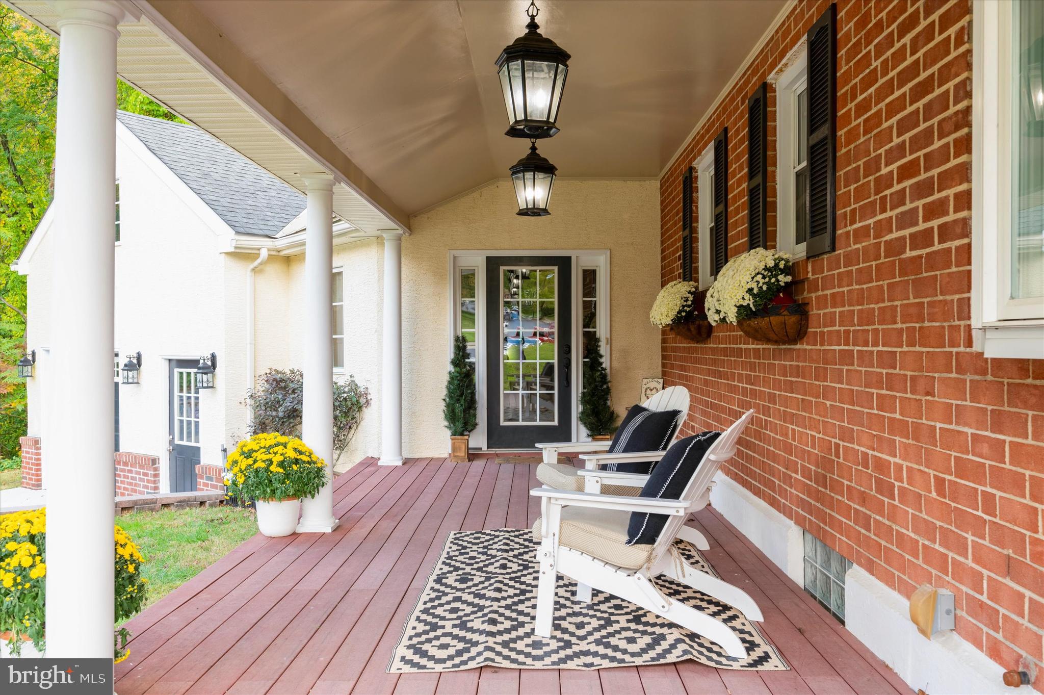 952 East Cathedral Road Philadelphia, PA 19128 - Photo 3 of 35