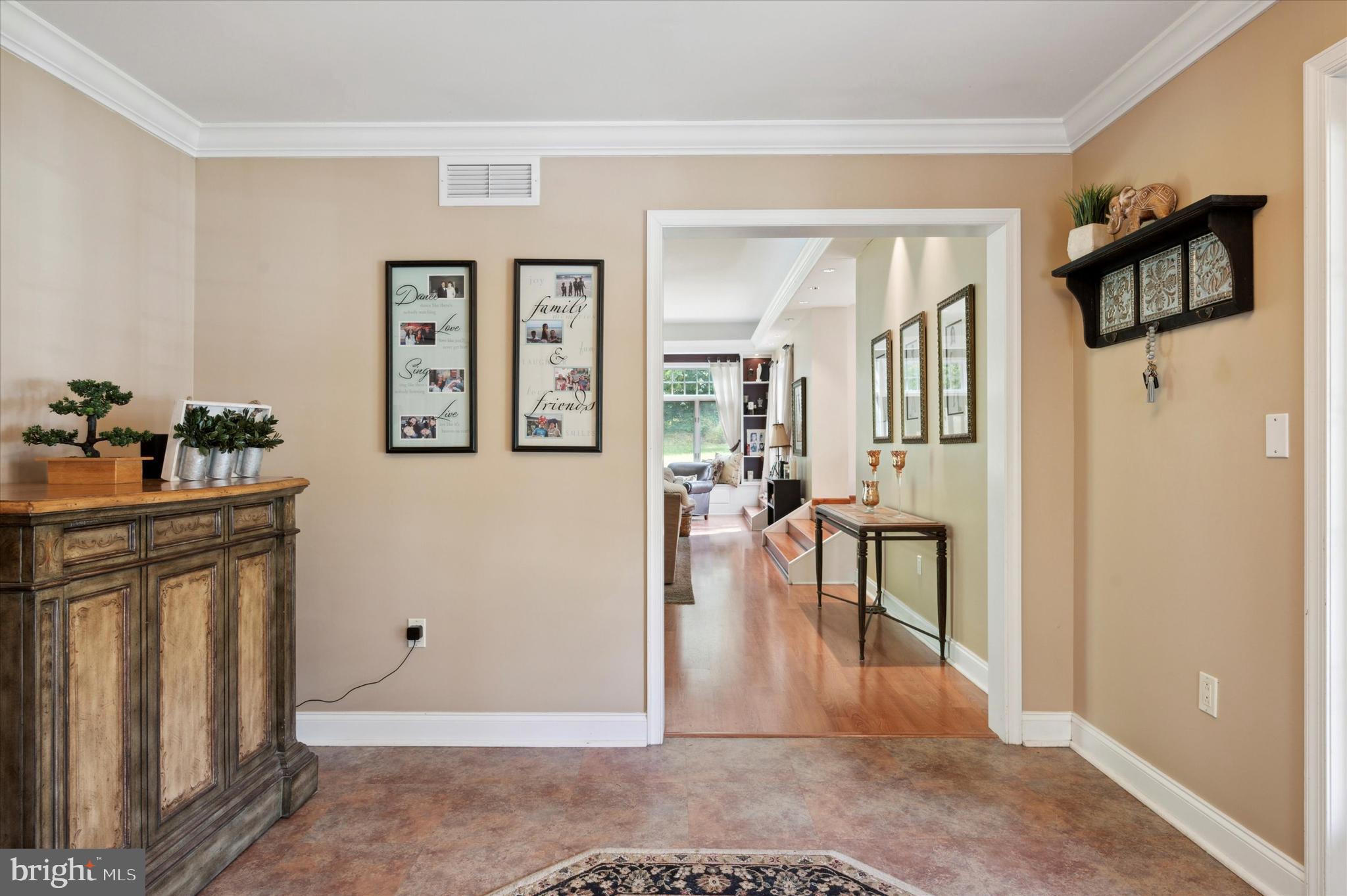 952 East Cathedral Road Philadelphia, PA 19128 - Photo 8 of 35