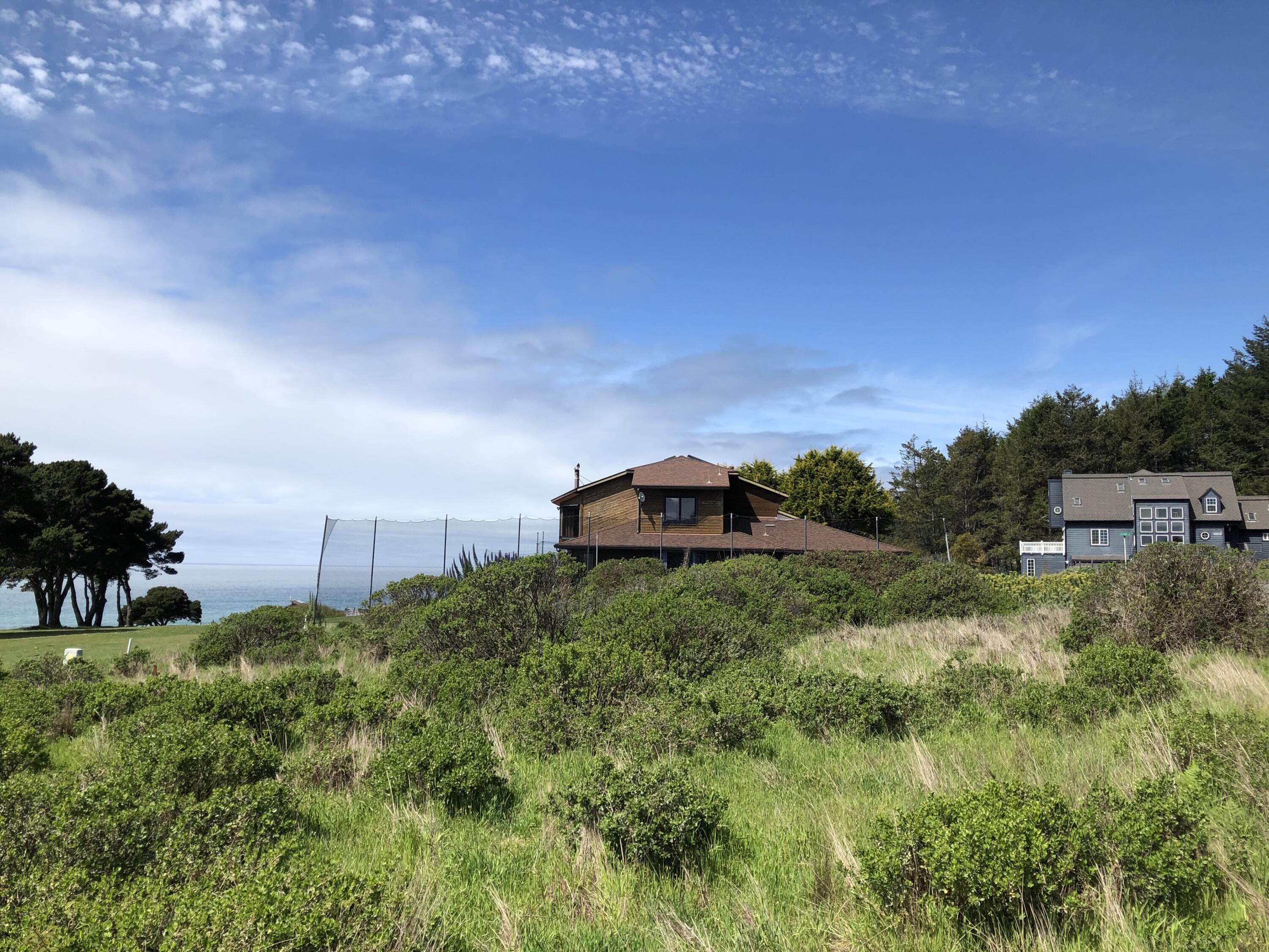 91 Sea View Road Whitethorn, CA 95589 - Photo 8 of 10