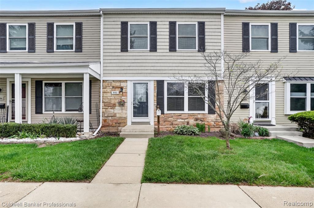 902 Little Hill Court Rochester, MI 48307 - Photo 1 of 18