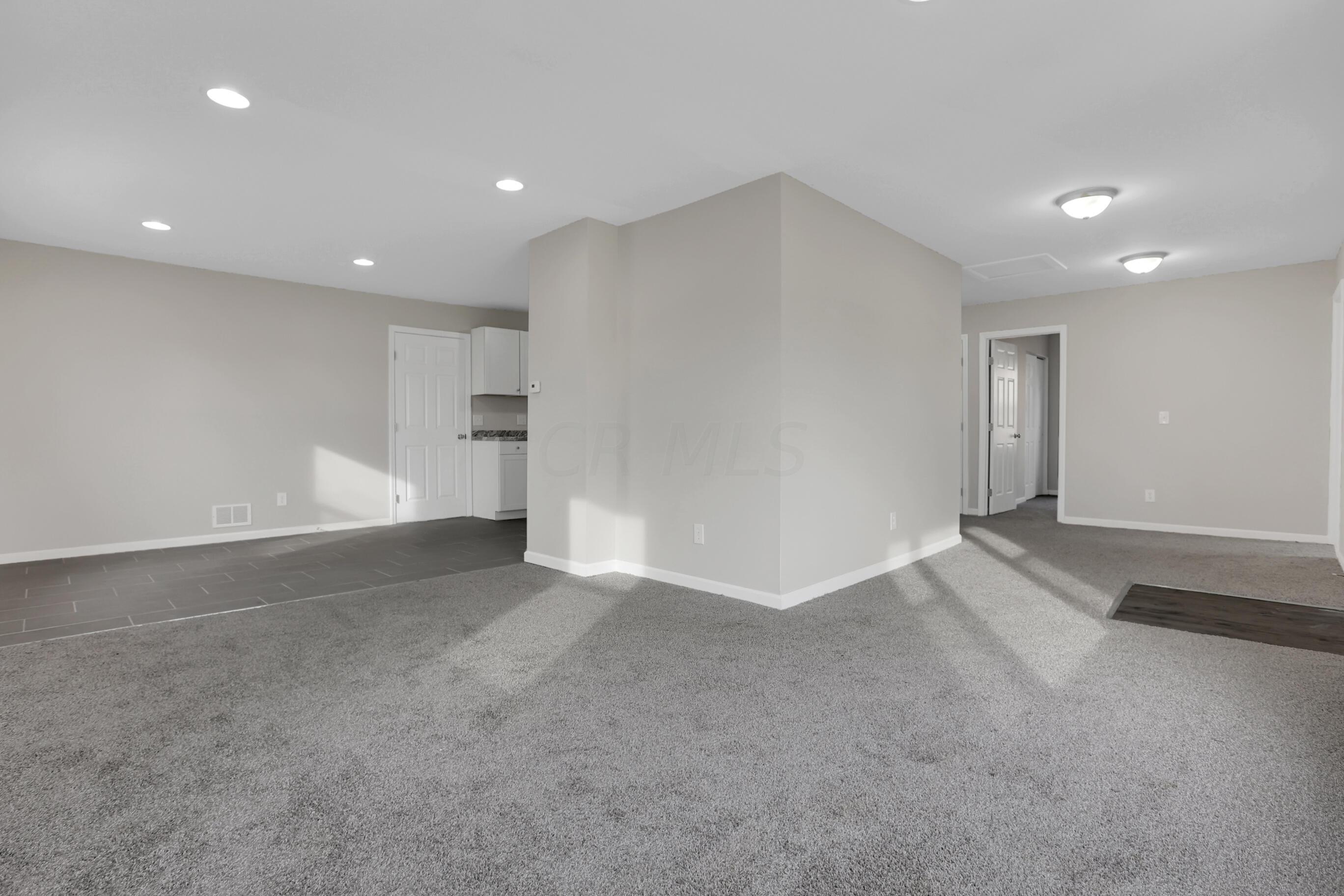 2980 Templeton Road Columbus, OH 43209 - Photo 14 of 31 5F3A7248