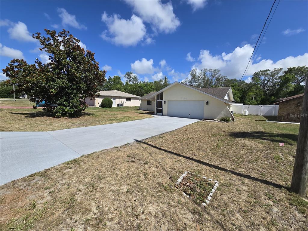 7264 Lindhurst Street Spring Hill, FL 34606 - Photo 2 of 22