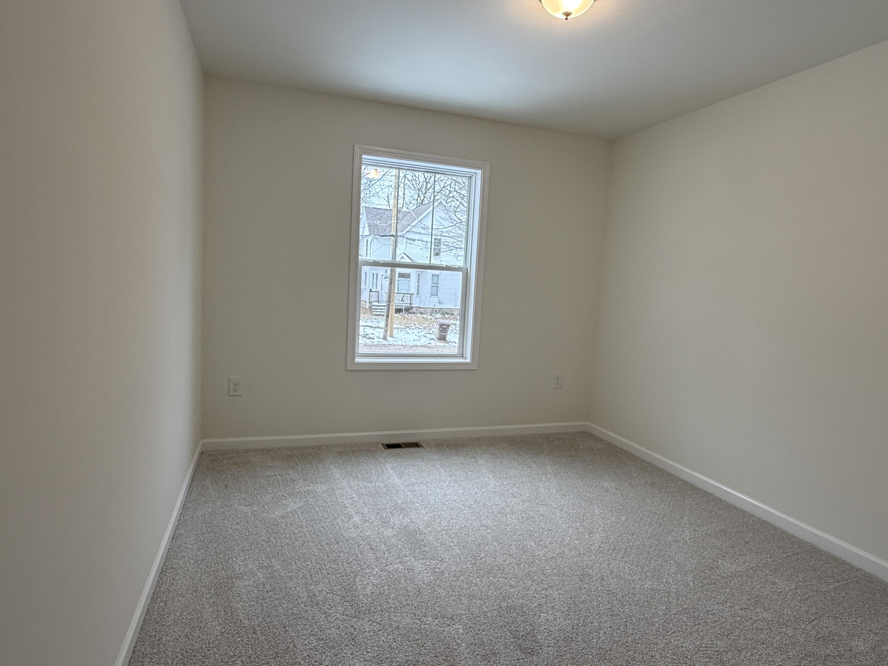 312 Fitch Street Albion, MI 49224 - Photo 14 of 25 IMG_1533