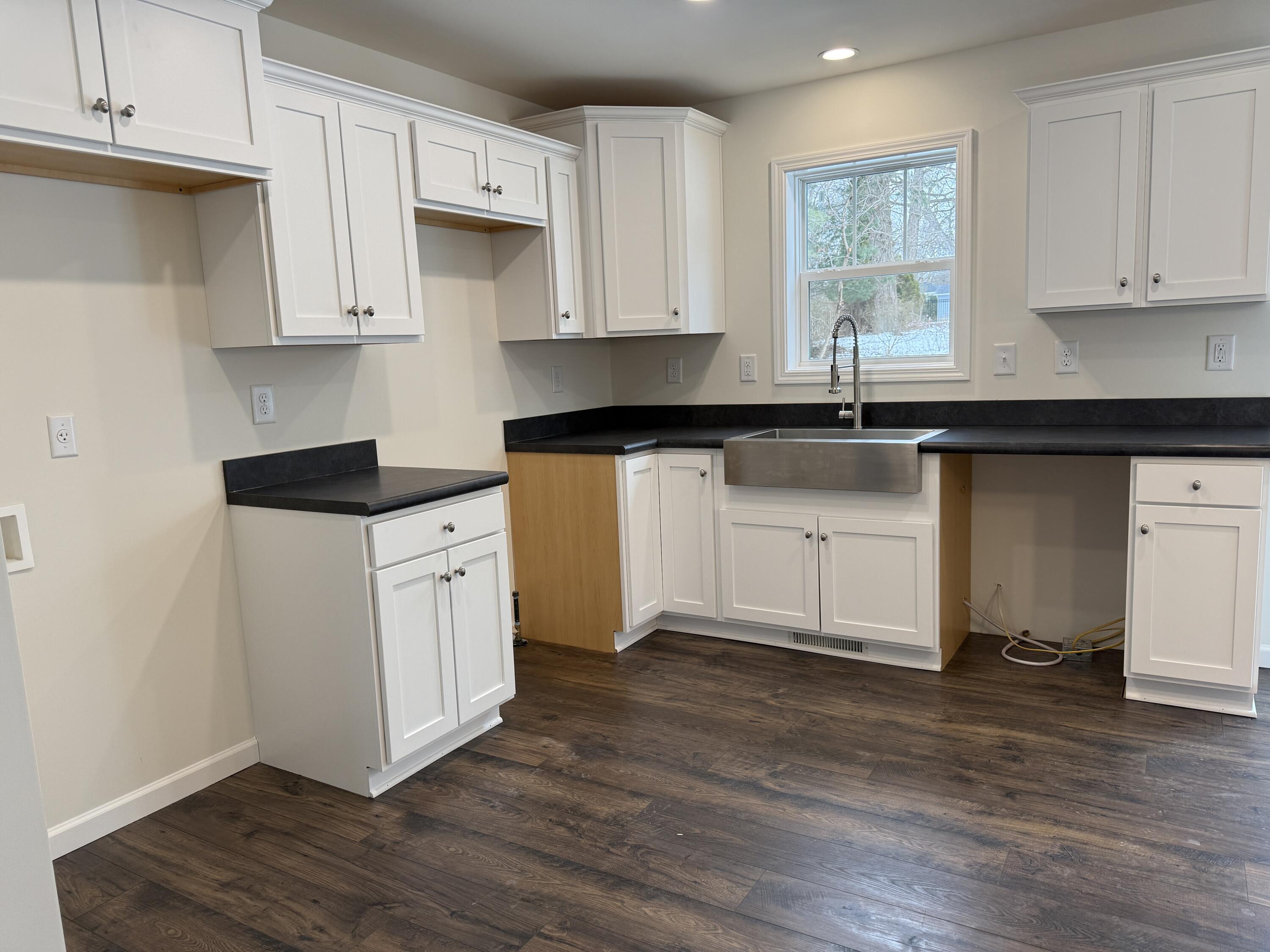 312 Fitch Street Albion, MI 49224 - Photo 7 of 25 IMG_1526