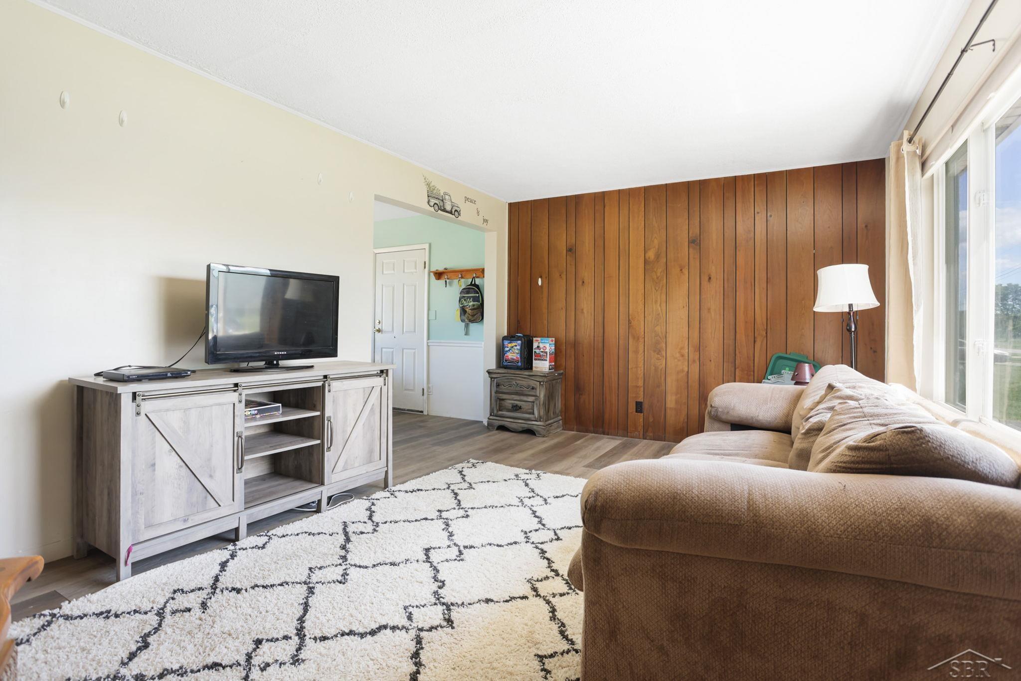 554 West North Union Road Auburn, MI 48611 - Photo 8 of 33 50086858-7.JPG