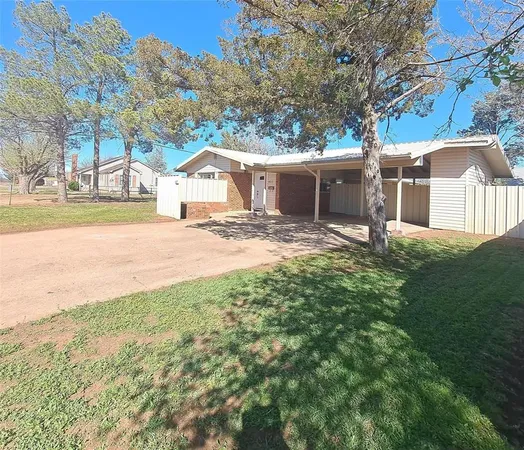 $2,500 | 407 Eddy Street, Quanah, TX 79252