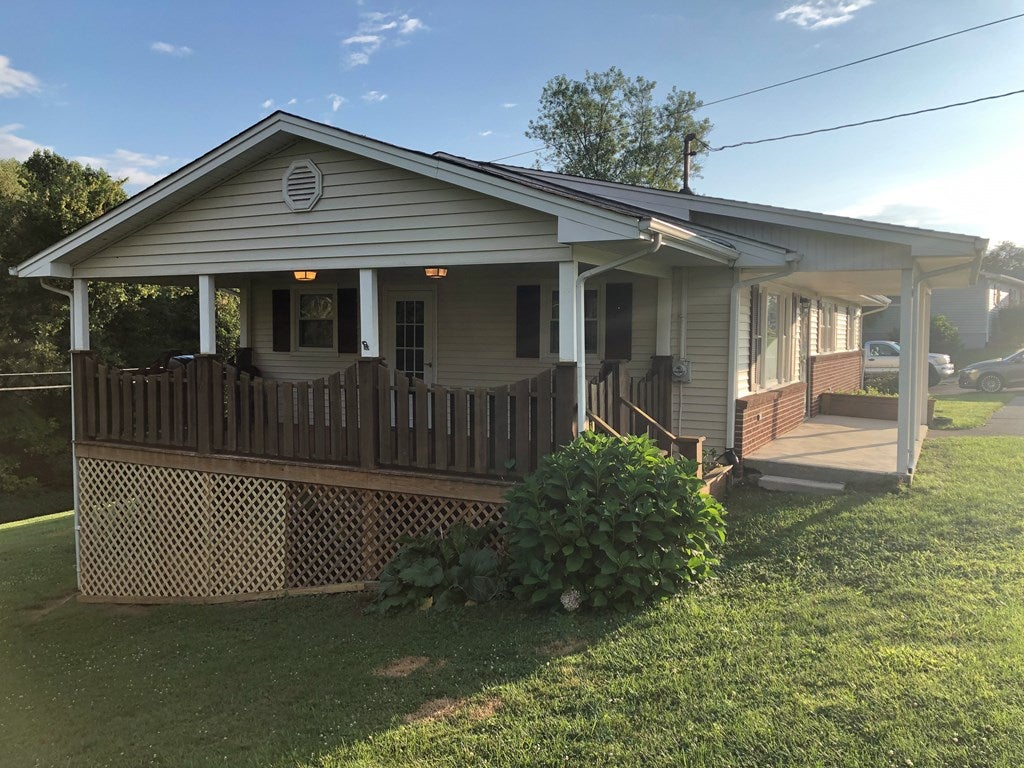 2448 Riverside Road Marion, VA 24354 - Photo 4 of 36 Gallery Image 4