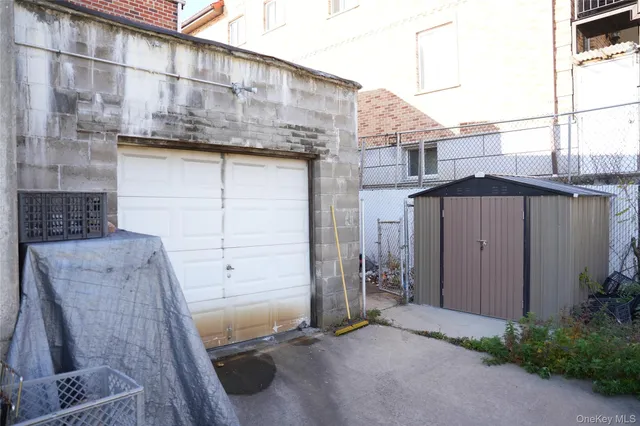 a view of a back yard of the house