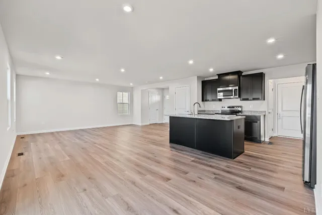 $329,990 | 186 Grv Hl Terrace, Lynchburg, VA 24501