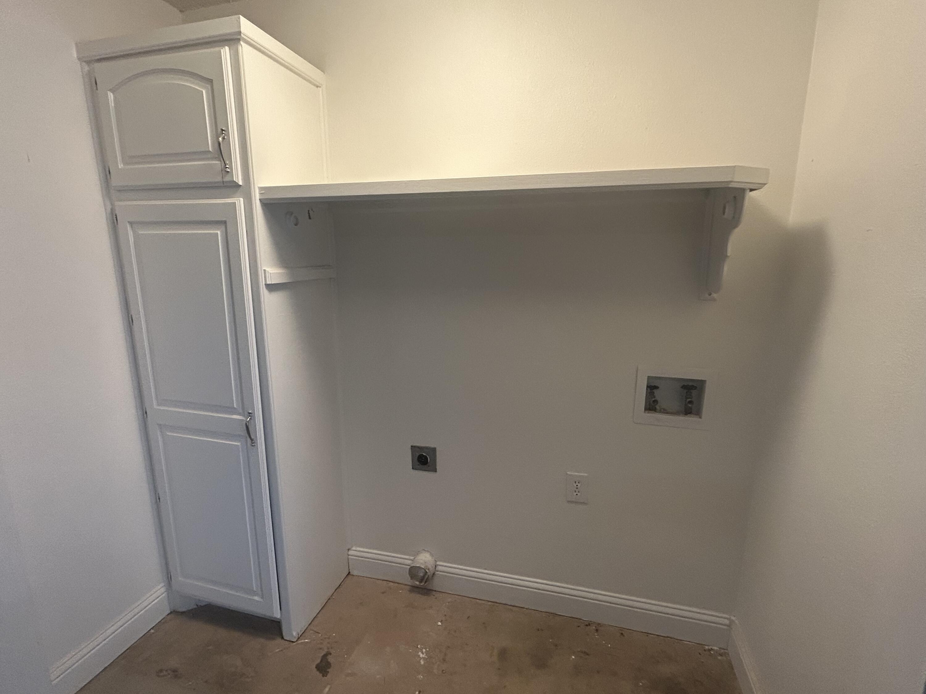 111 Bobby Street Levelland, TX 79336 - Photo 20 of 25 a view of an empty room
