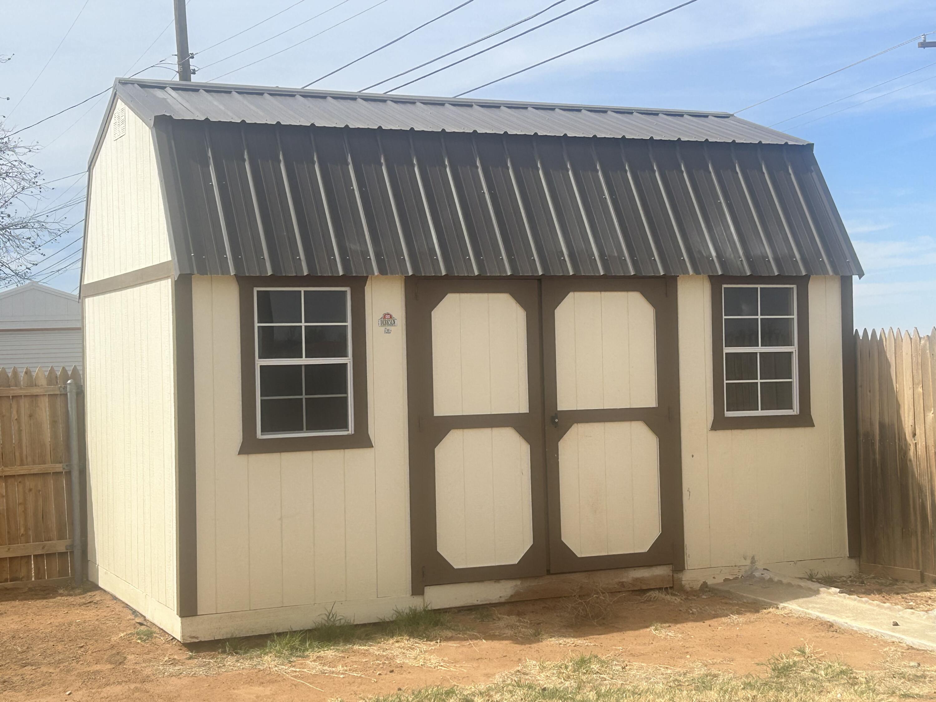 111 Bobby Street Levelland, TX 79336 - Photo 22 of 25 a front view of a house